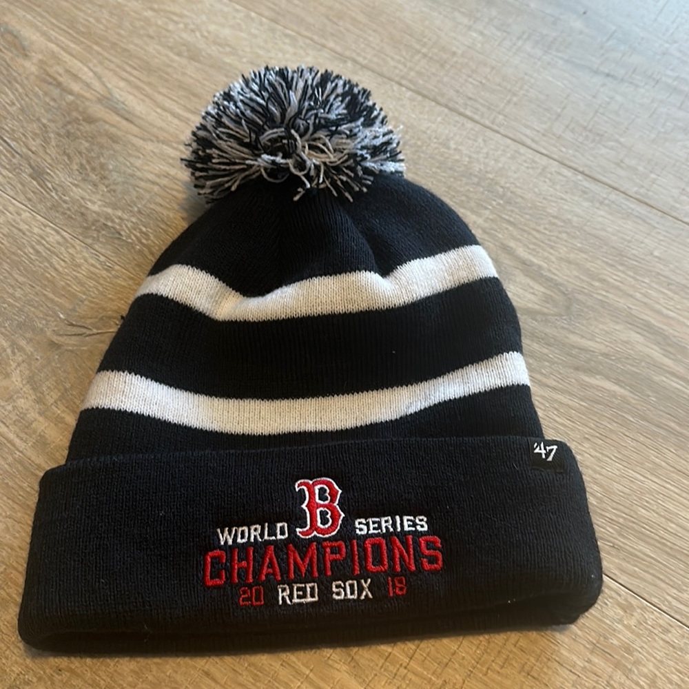 Mens Boston Red Sox World Series winter Pom pom hat. Brand 47 navy blue
